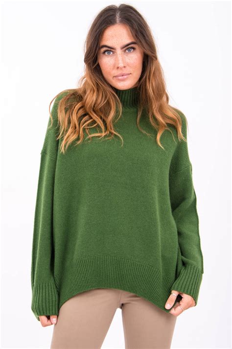 Grüner Pullover 